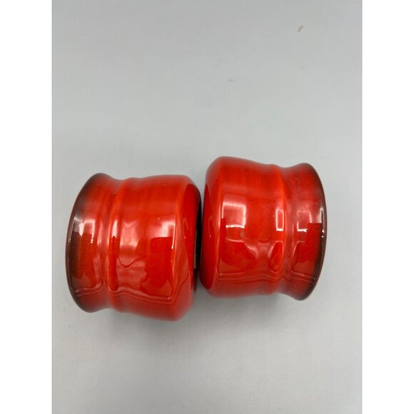 Vintage Metlox Red Ceramic Salt & Pepper Shakers 3" Diameter Floral Design - Picture 7 of 13